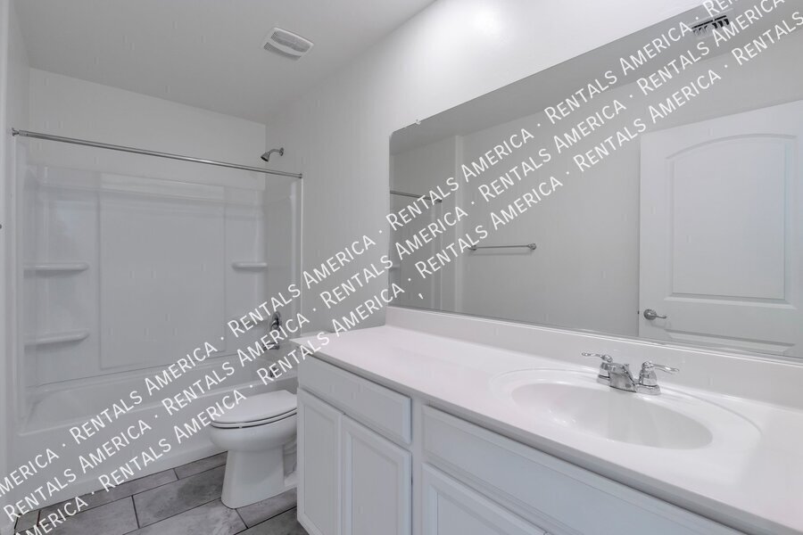 Leasing Special 1st month's rent free. property image