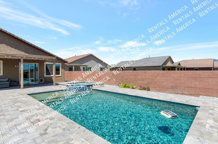 4 bedrooms, 2 bathrooms with pool in Marana property image