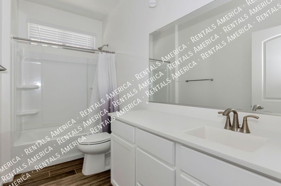 4 bedrooms, 2 bathrooms with pool in Marana property image