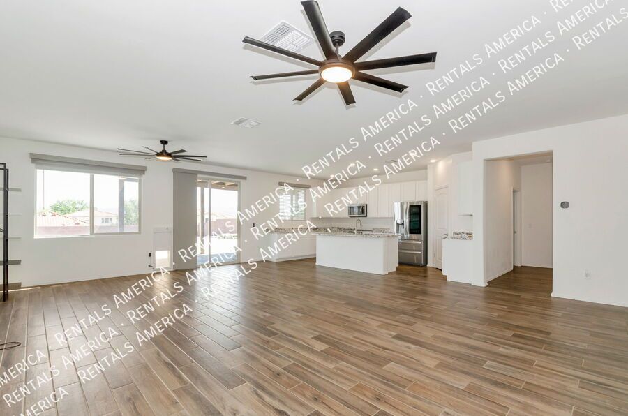4 bedrooms, 2 bathrooms with pool in Marana property image