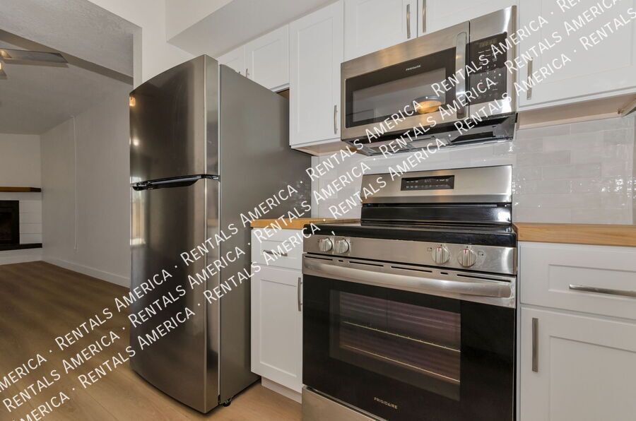 remodeled 2 bed, 2 bathTownhome property image