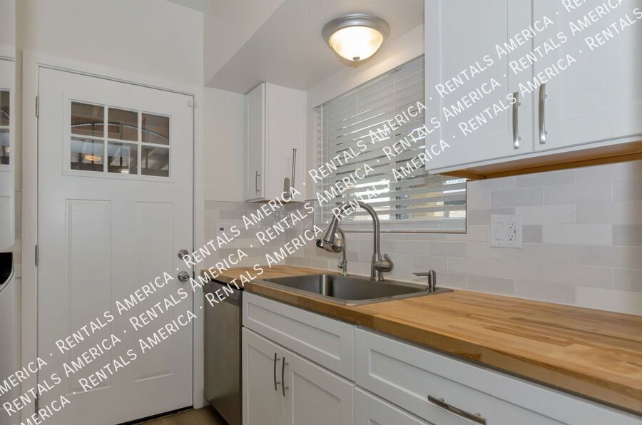 remodeled 2 bed, 2 bathTownhome property image