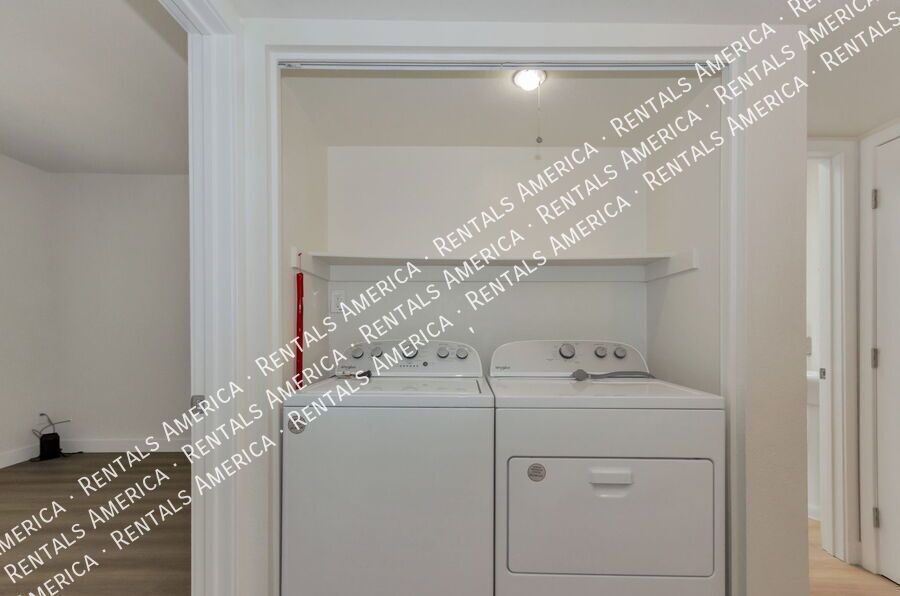 remodeled 2 bed, 2 bathTownhome property image
