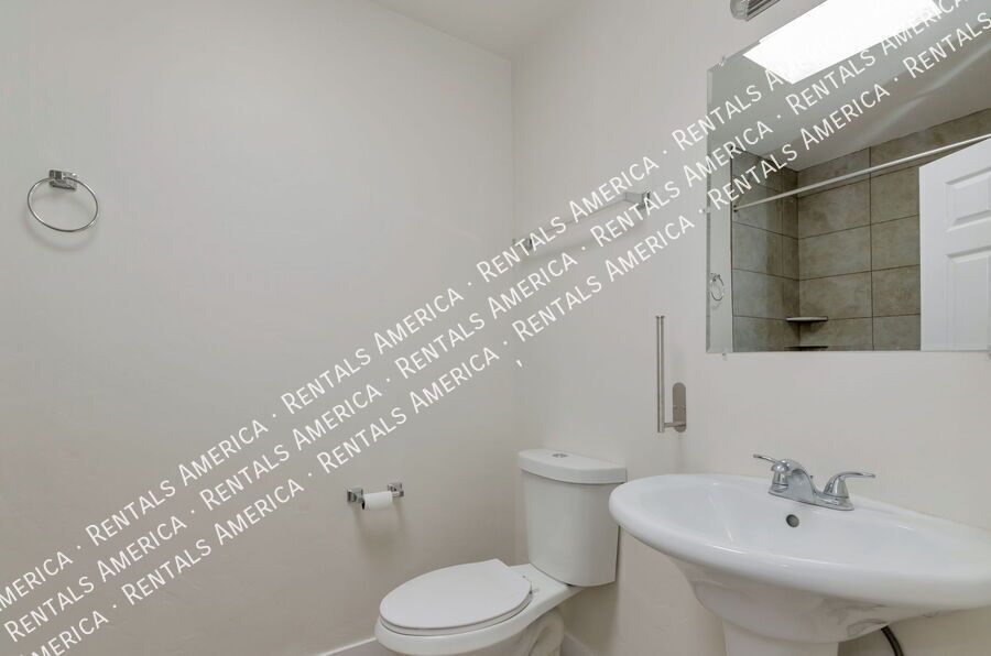 remodeled 2 bed, 2 bathTownhome property image