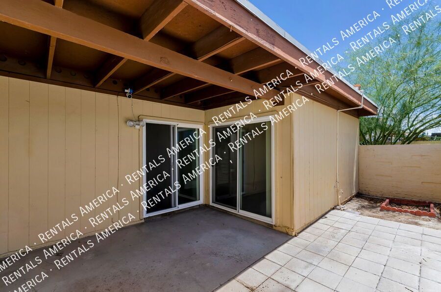 remodeled 2 bed, 2 bathTownhome property image