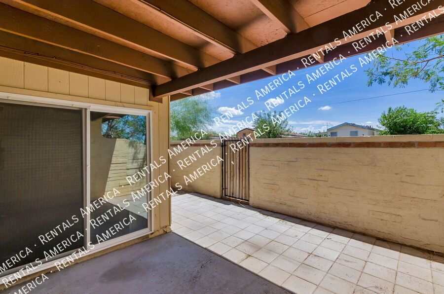 remodeled 2 bed, 2 bathTownhome property image