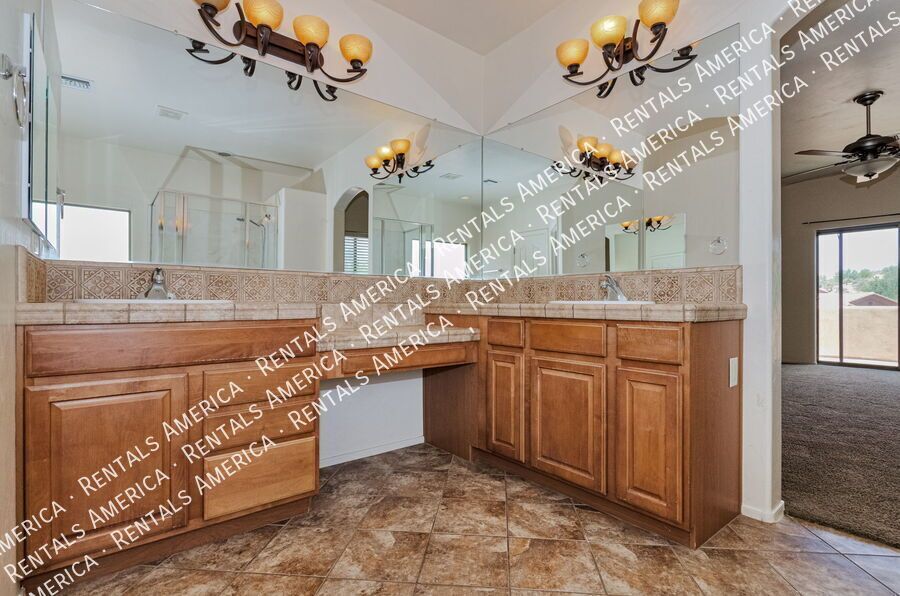 Majestic views of Pusch Ridge and the Catalinas! property image
