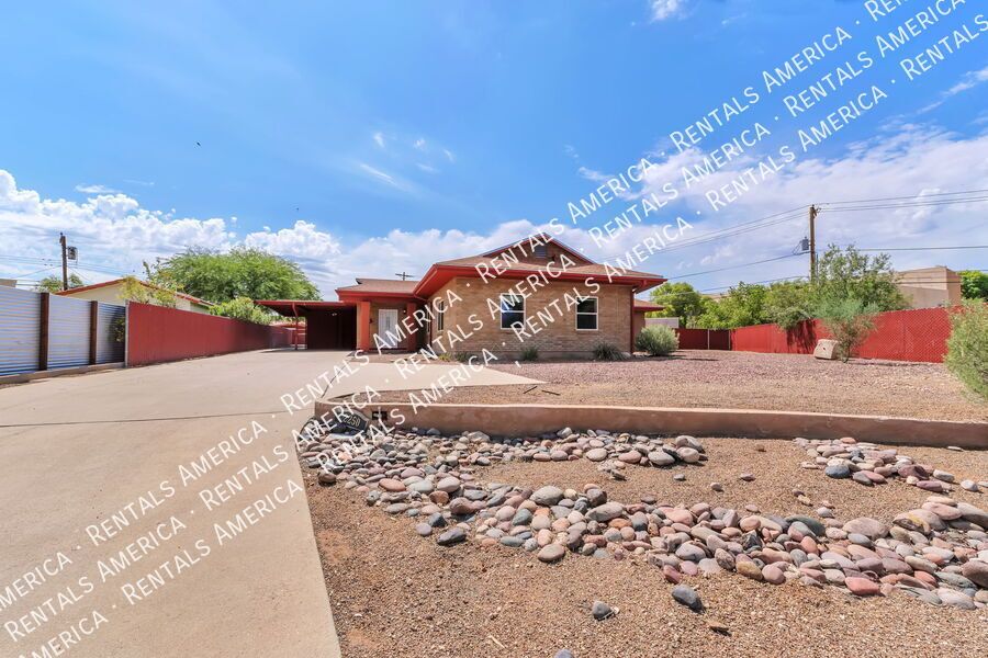 Large home, large yard, great location! property image