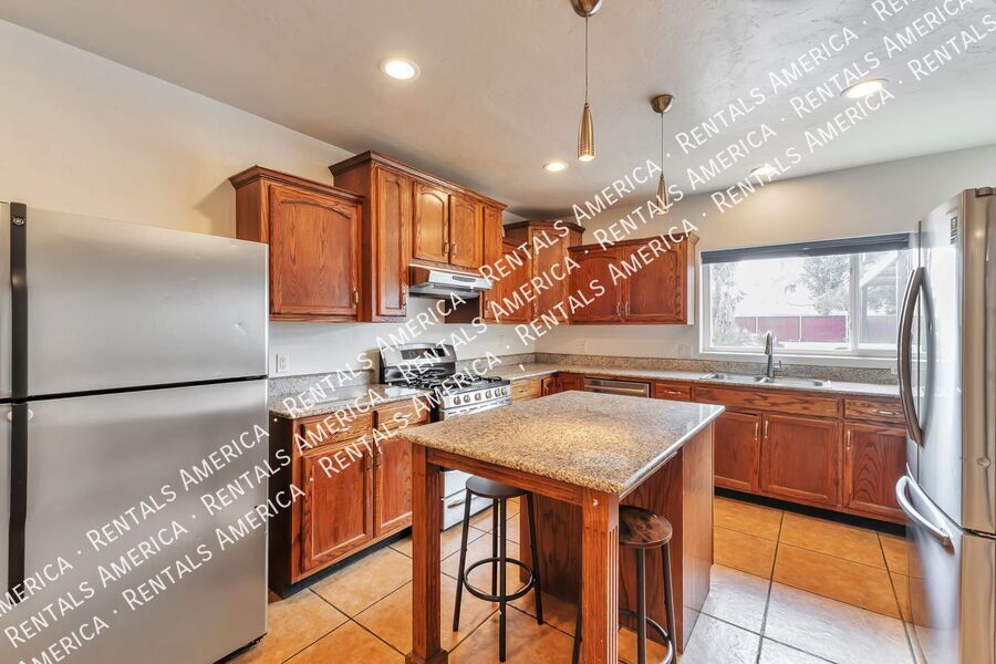 Large home, large yard, great location! property image