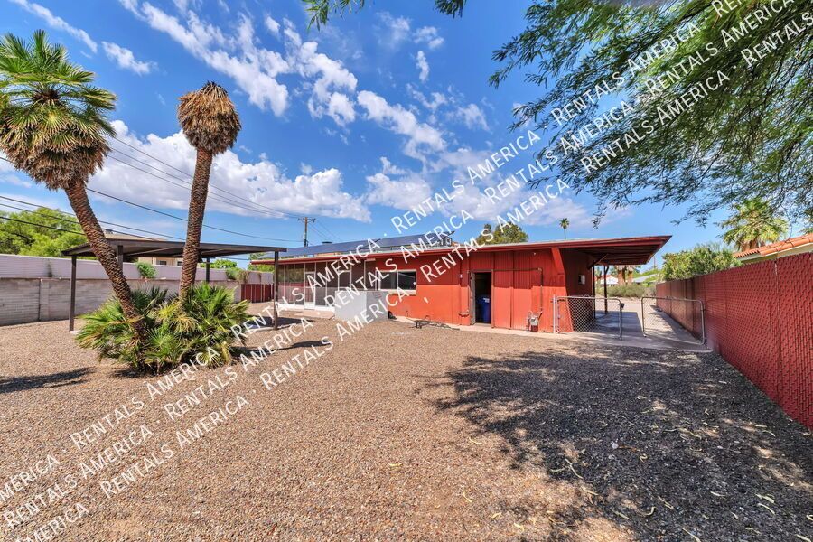 Large home, large yard, great location! property image