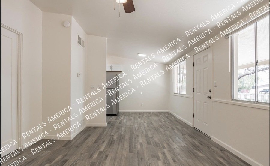Remodeled apartment near University of Arizona property image