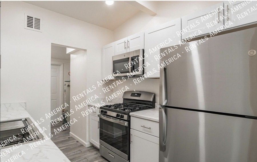 Remodeled apartment near University of Arizona property image