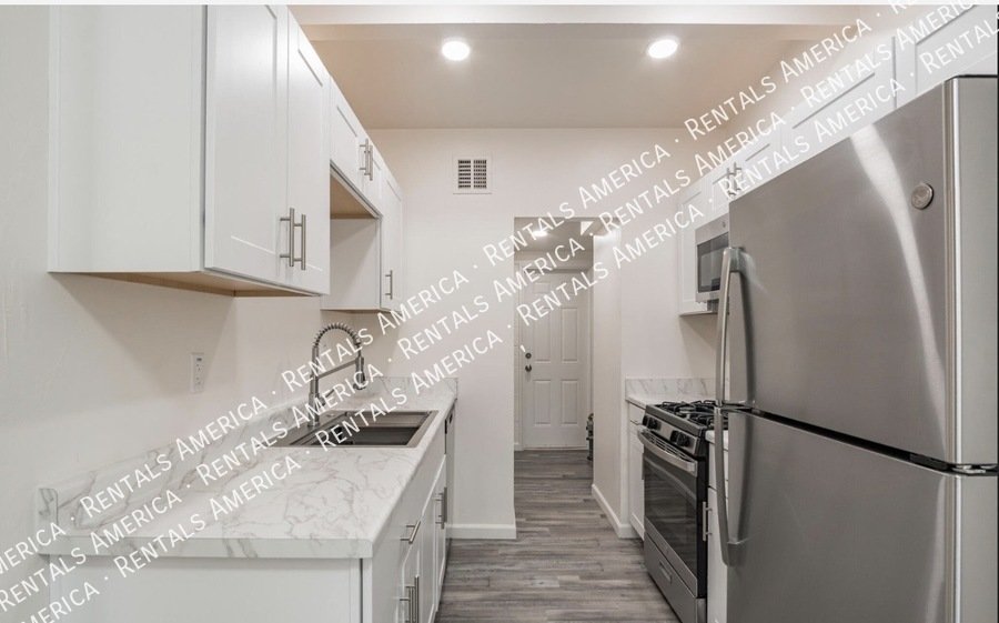 Remodeled apartment near University of Arizona property image