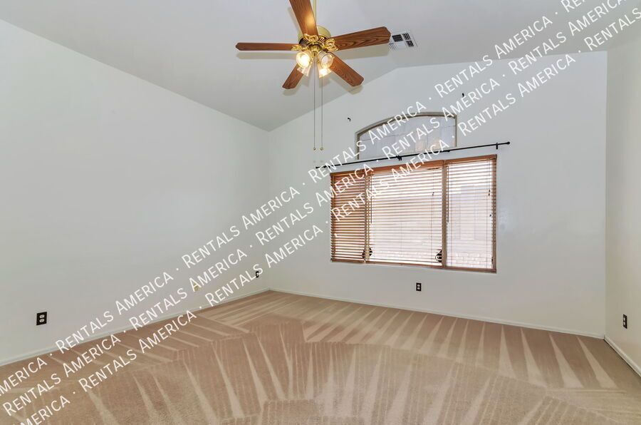 4 bedroom, 2 bath off Houghton property image