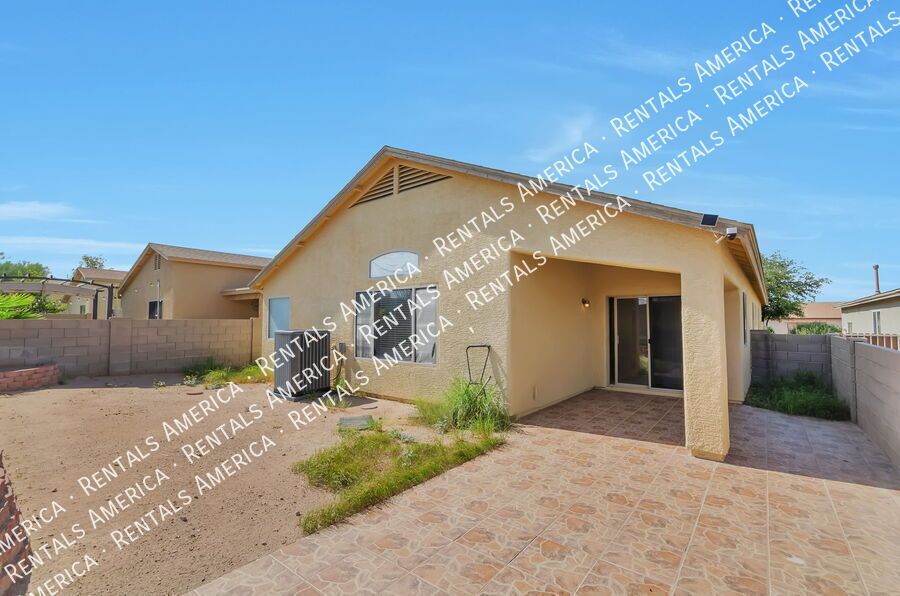 4 bedroom, 2 bath off Houghton property image