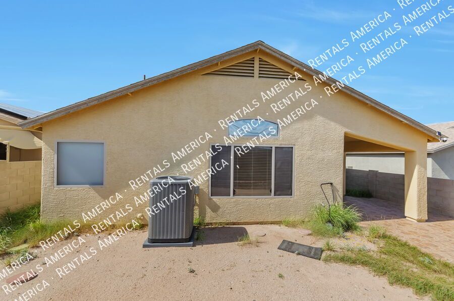 4 bedroom, 2 bath off Houghton property image