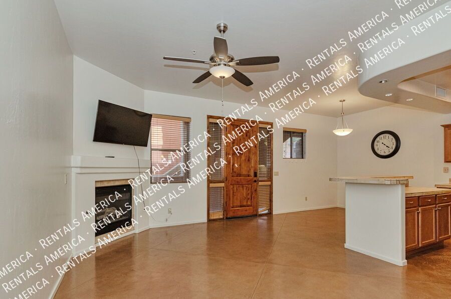 Clean, cute 2 bedroom condo - walk to UA! property image