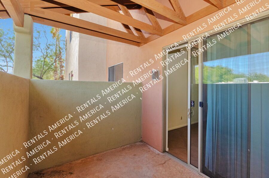 Clean, cute 2 bedroom condo - walk to UA! property image