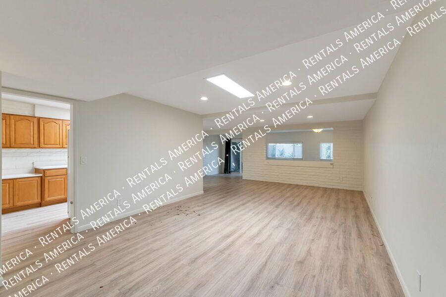 Spacious 3 bedroom Oro Valley home, water and trash included! property image