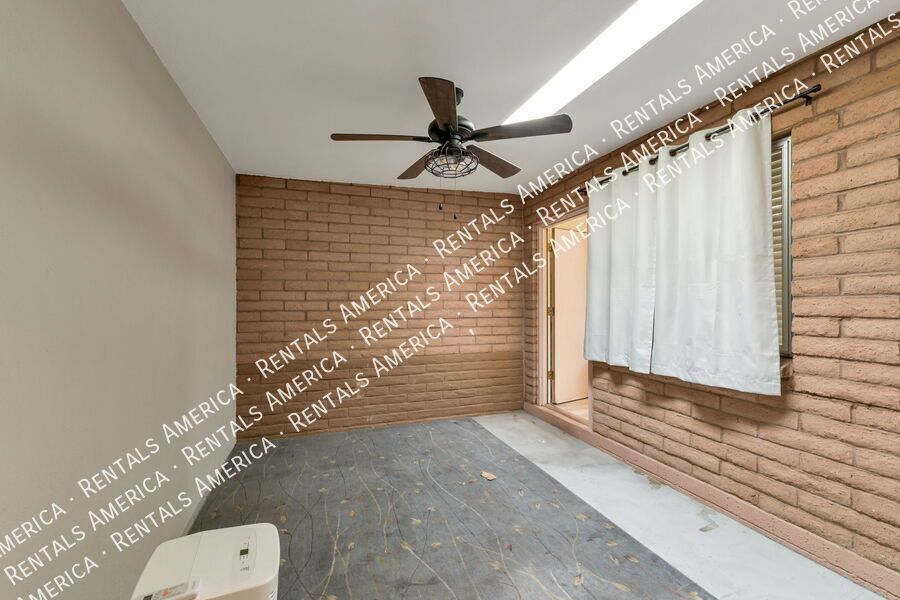 Spacious 3 bedroom Oro Valley home, water and trash included! property image