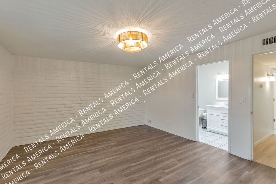 Spacious 3 bedroom Oro Valley home, water and trash included! property image