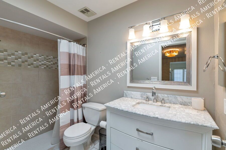 Spacious 3 bedroom Oro Valley home, water and trash included! property image