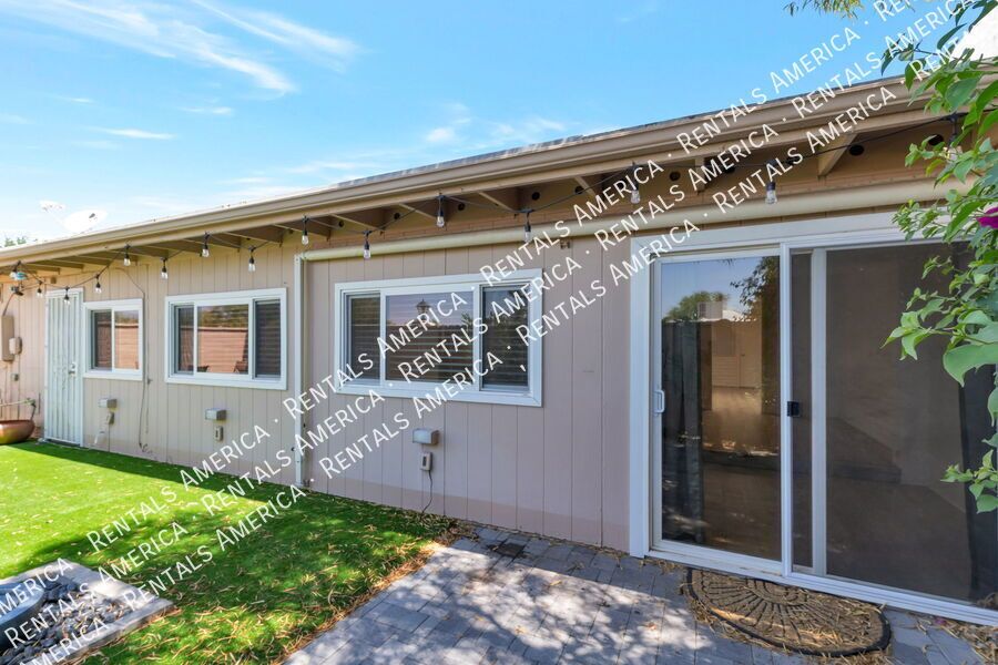 Spacious 3 bedroom Oro Valley home, water and trash included! property image