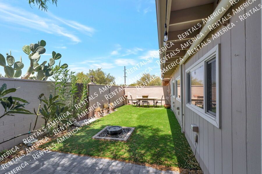 Spacious 3 bedroom Oro Valley home, water and trash included! property image