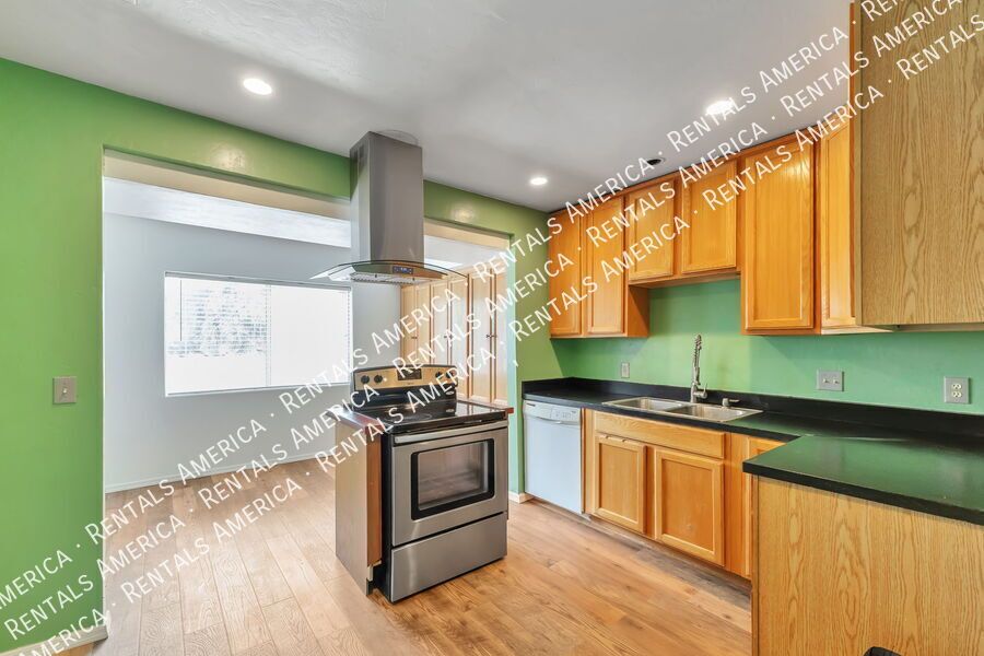ONE MONTH FREE-Charming home property image