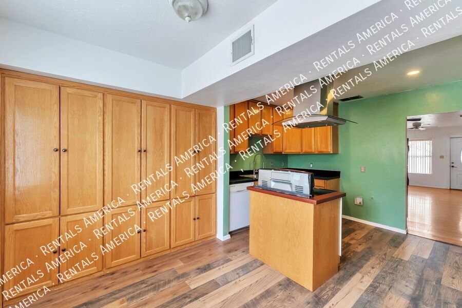 ONE MONTH FREE-Charming home property image