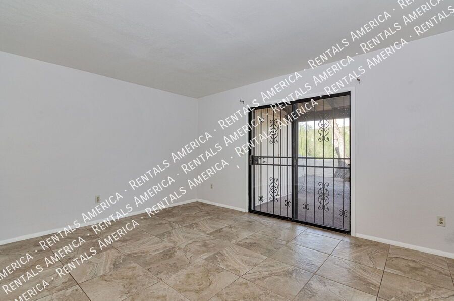 Spacious NE townhome in a lovely neighborhood! property image