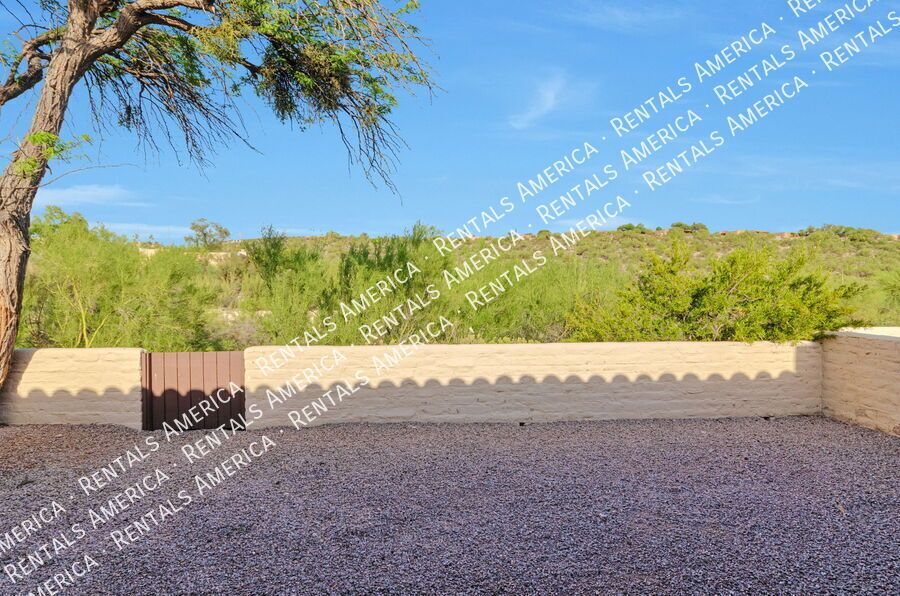 Spacious NE townhome in a lovely neighborhood! property image