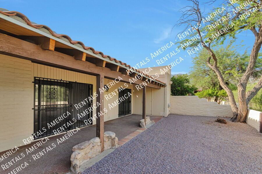 Spacious NE townhome in a lovely neighborhood! property image