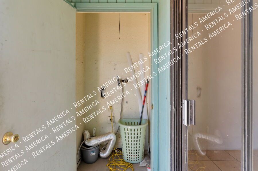 West side 2 bedroom townhome property image