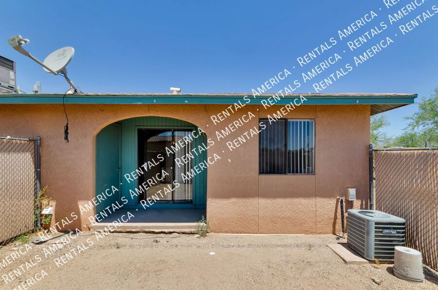 West side 2 bedroom townhome property image