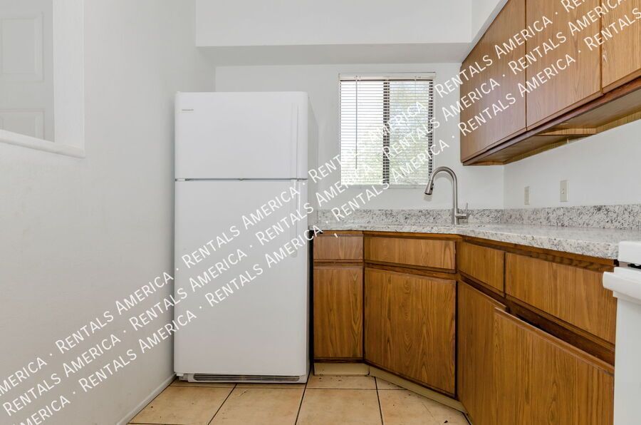 West side 2 bedroom townhome property image