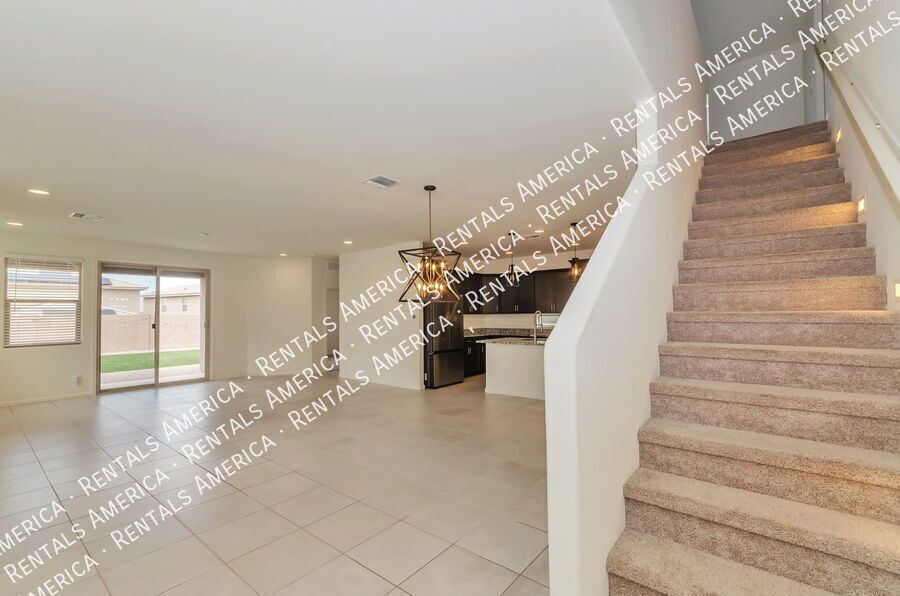 Bright and Stylish New Home in Vail's Ridge Community property image