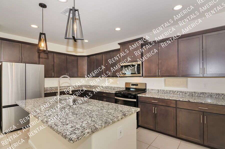 Bright and Stylish New Home in Vail's Ridge Community property image
