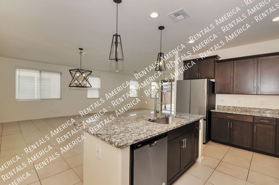 Bright and Stylish New Home in Vail's Ridge Community property image