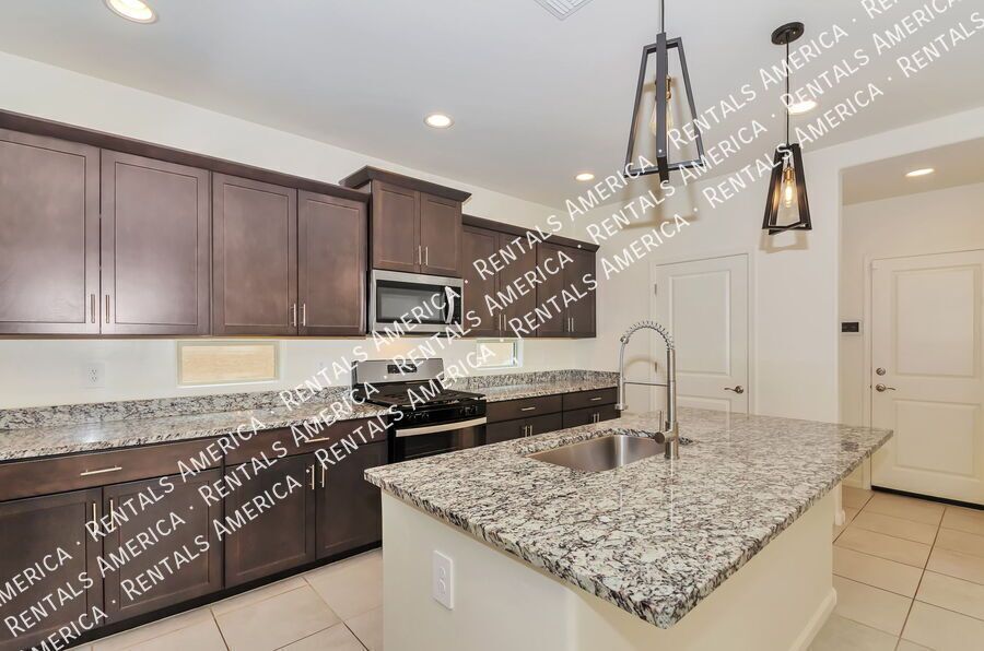 Bright and Stylish New Home in Vail's Ridge Community property image