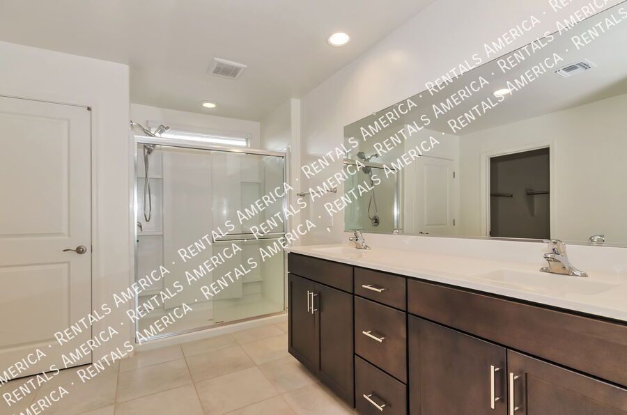 Bright and Stylish New Home in Vail's Ridge Community property image
