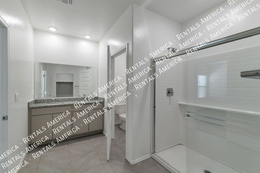 Great home on southeast side! property image