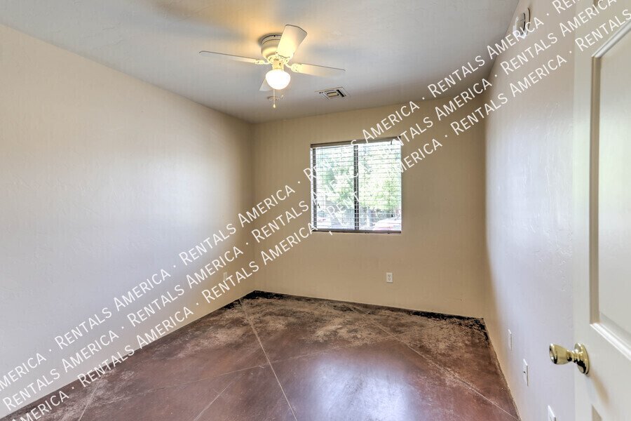 Spacious 4-bedroom, 2-bath home with fenced in yard. property image