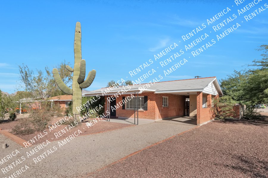 Fantastic 3 bd 2 bath near the U of A! property image