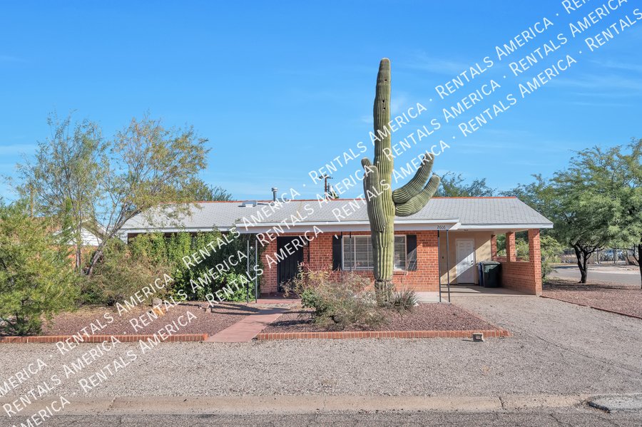 Fantastic 3 bd 2 bath near the U of A! property image