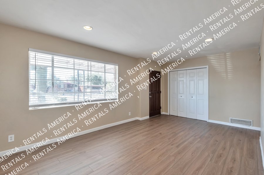 Fantastic 3 bd 2 bath near the U of A! property image