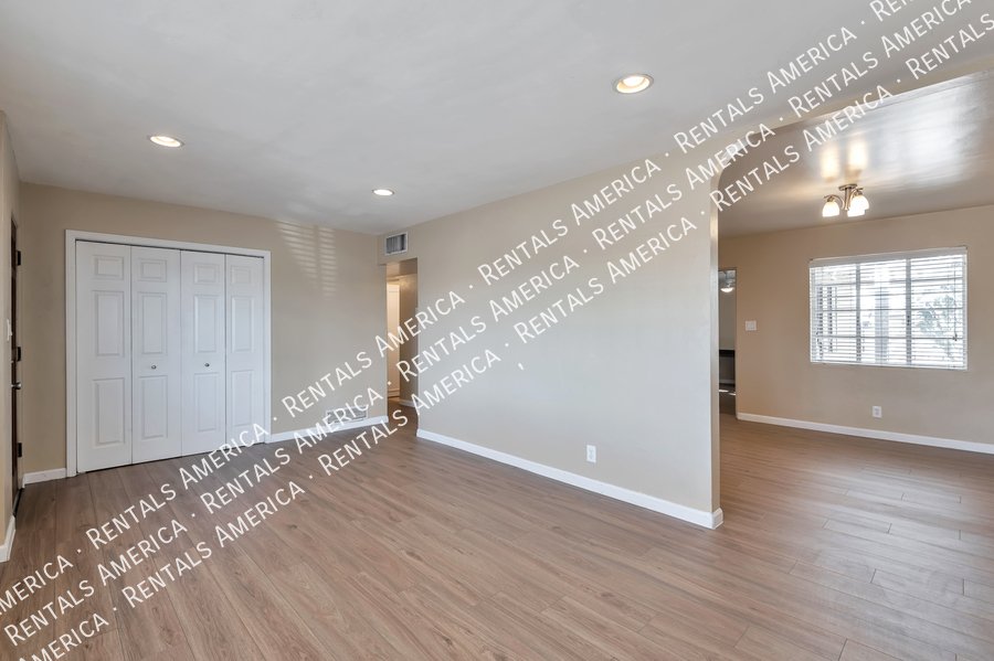 Fantastic 3 bd 2 bath near the U of A! property image