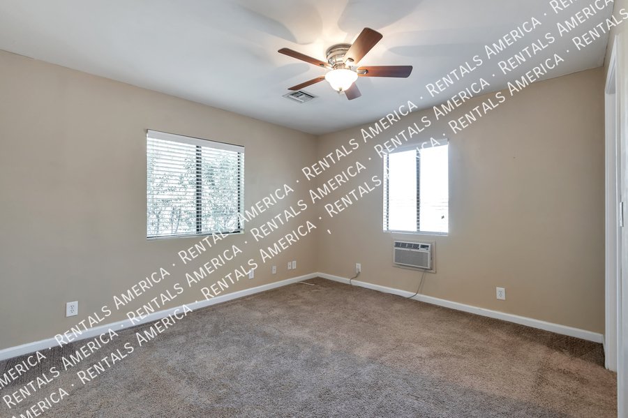Fantastic 3 bd 2 bath near the U of A! property image