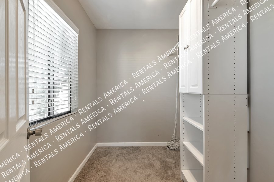 Fantastic 3 bd 2 bath near the U of A! property image