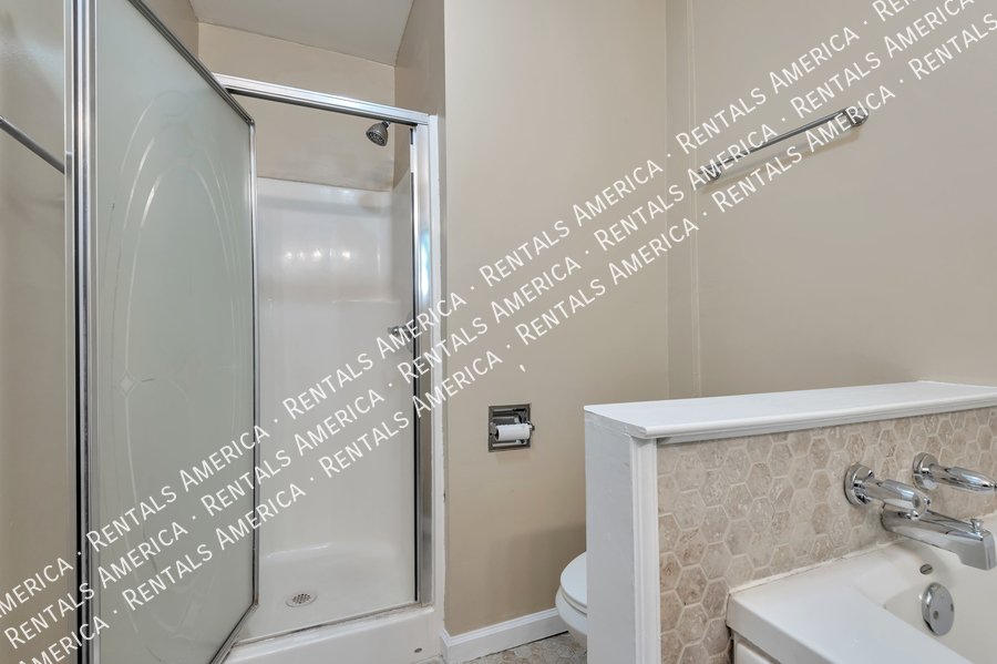 Fantastic 3 bd 2 bath near the U of A! property image